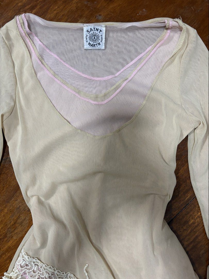 Sant Martn Mesh Flowy Layered Asymmetrical Longsleeves (Category: Longsleeves) located in Manila. Submitted by da.rrel.real (Listing ID 1463009643, Image 3). Description: ⋆˚꩜｡ details ⋆˚꩜｡ size : small best fits : small-semi medium issues : none color rate : 9/10 .✦ ݁˖ rules .✦ ݁˖ * no return / refund / exchange * you ask for more photos if you're SURE BUYER * shipping fee is shouldered by buyers unless stated otherwise (loc: Baguio City) love, d