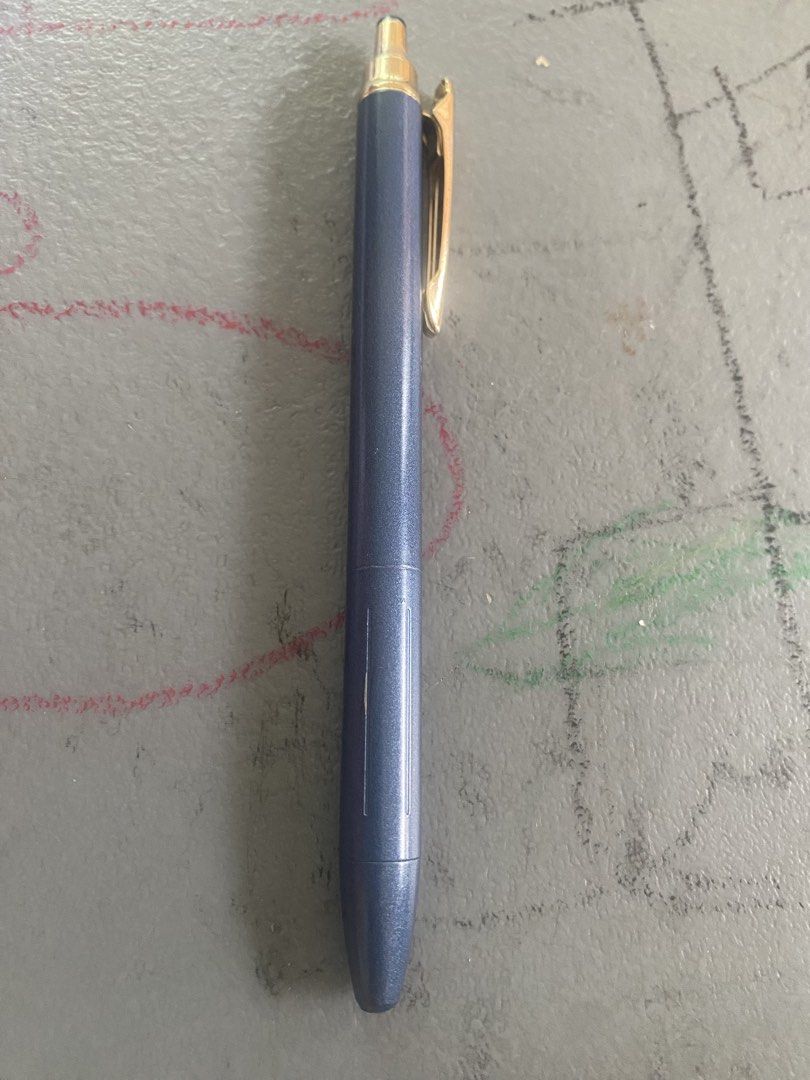 Sarasa zebra pen (Category: Stationery & School Supplies) located in Batangas. Submitted by calcifer_06 (Listing ID 1462985083, Image 2). Description: - Blue ballpoint pen - Features a stylish gold clip - Delivers a smooth writing experience - Ideal for everyday tasks - Compact and easy to carry From japan.
