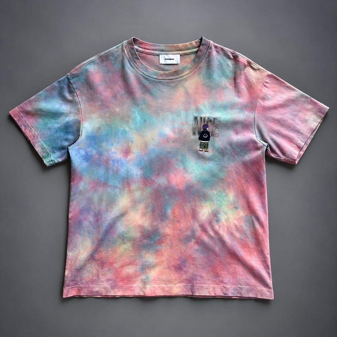 SCRIBING TIE DYE SHIRT (Category: Tshirts & Polo Shirts ) located in Taguig. Submitted by clarrk95 (Listing ID 1463000318, Image 1). Description: Scribing Tie Dye Shirt Size: M (tag) Length: 24inches Width: 20inches PRICE: ₱300 ONLY! FLAWS: back print minor tear ✅ very good condition ✅ add shipping fee ✅ ignoring LP inquiry Shipping: Lalamove | J&T | LBC Location: Taguig📍 Payment: Gcash | Bank | Cash FB: THRFT IG: thrft_25 DM for more detailed p