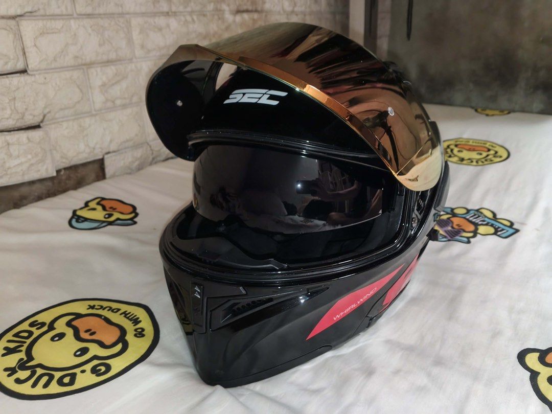 Sec Whildwind - Gloss Black/Red Medium (Category: Helmets and other Riding Gears) located in Manila. Submitted by geumm (Listing ID 1463045000, Image 2). Description: Condition: Brand new (twice lang nagamit, as in) Medium Price: 2800 📍 Pateros or near, can do meetup around Taguig 📦 Inclusions: - Helmet - Dust bag - Original box - Original replacement visor (Clear) - Balaclava RFS: wrong size.