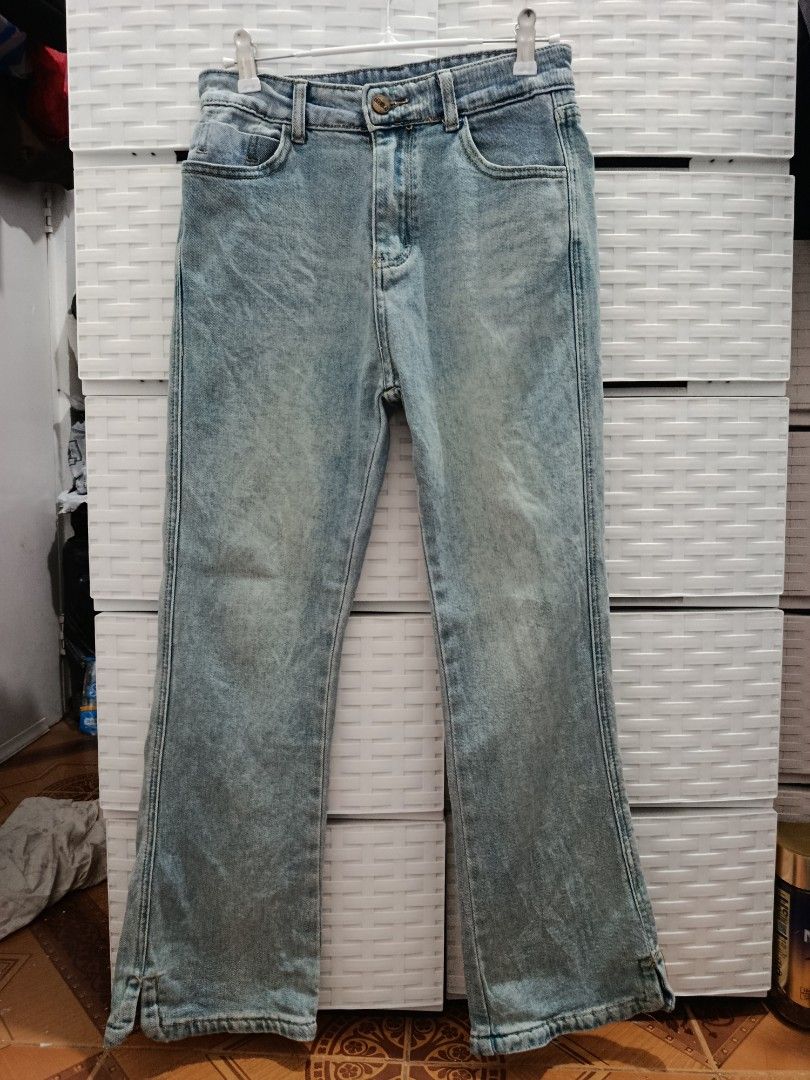 semi flare denim pants (Category: Jeans) located in Quezon City. Submitted by wornthisway_ (Listing ID 1462924473, Image 3). Description: vintage blue semi flare, with slit on both sides, stretchy denim fabric. waist: 27-28 inches length: 37.5 inches rise: 11 inches leg hole: 8 inches 200.00 no when worn. actual photos posted. rfs decluttering.