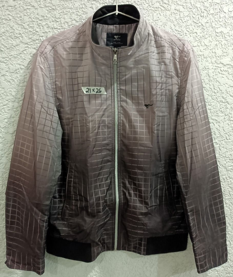 SEPT WOLVES GRADIENT GRID PATTERNED WINDBREAKER (Category: Coats, Jackets and Outerwear) located in Calamba. Submitted by rootsph (Listing ID 1462982644, Image 1). Description: Details: Fits Large Dimes: 21W x 26L Color: Brown / Gray Condition: Excellent, no issue Please manage your expectation, item being sold is preloved and not brand new unless stated otherwise. Major and minor issues will be declared. Signs of usage and presence of lint is no