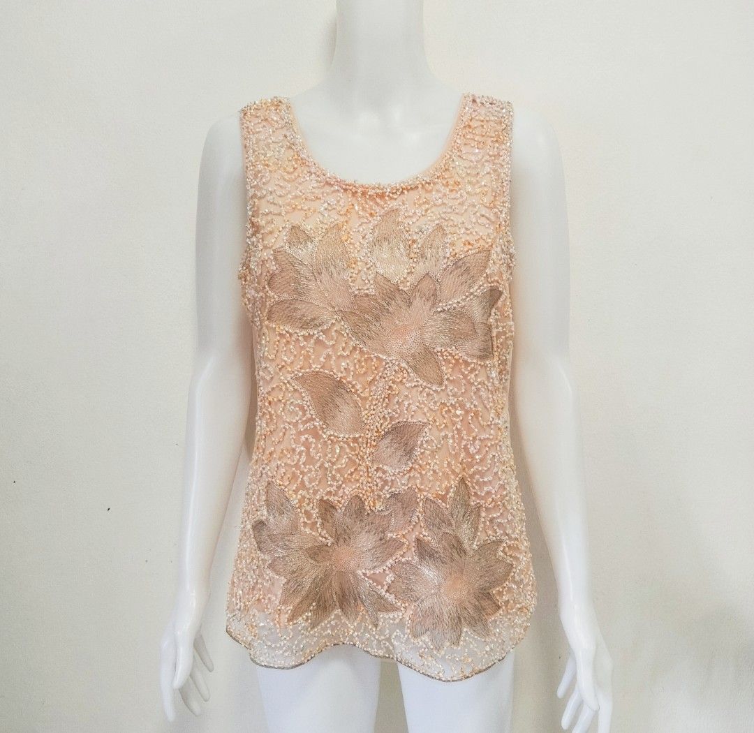 y2k Sequinn top (Category: Sleeveless) located in Pateros City. Submitted by blashjunks.y2k (Listing ID 1462955531, Image 1). Description: SEQUIN TOP SMALL-MEDIUM 350PHP MSG US.