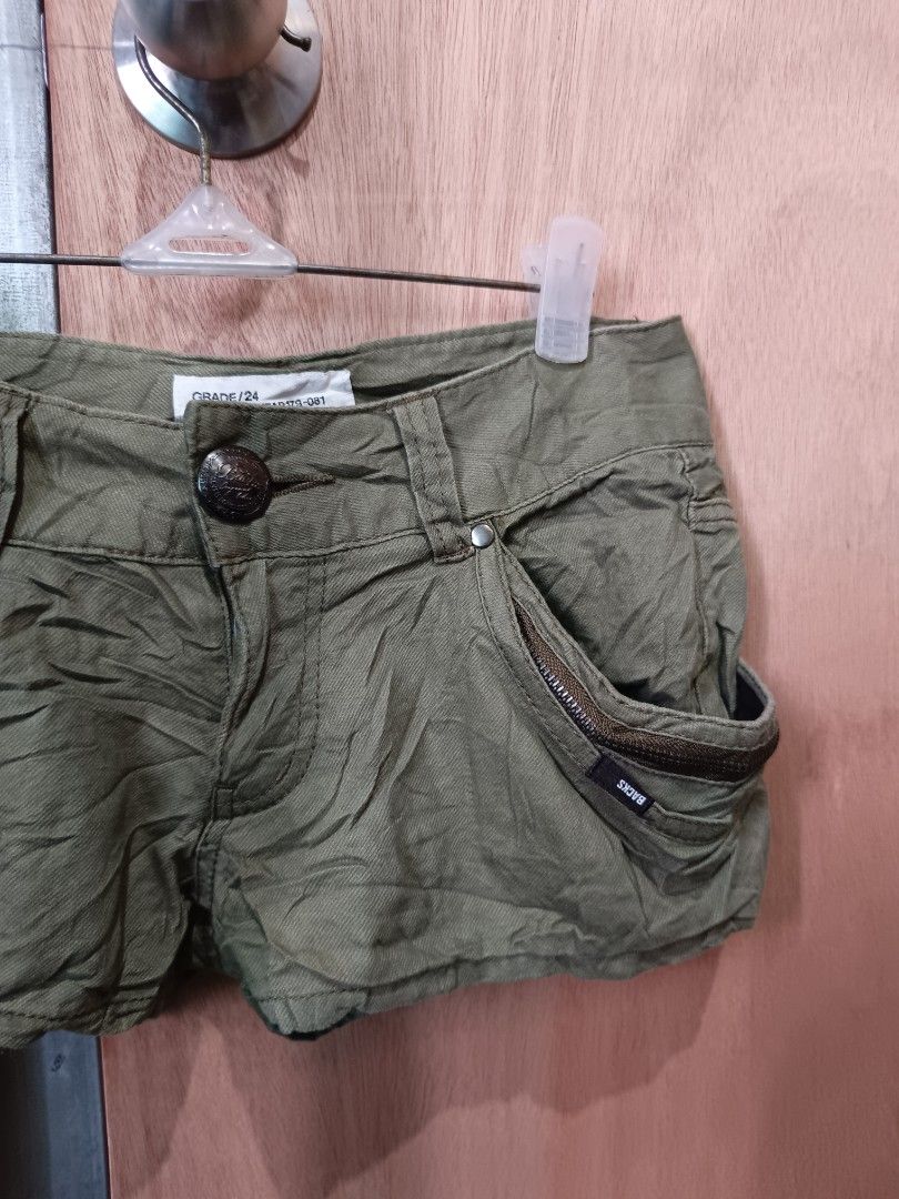 Seven Loveless Black goth shorts (Category: Shorts) located in Davao. Submitted by mln-boutique (Listing ID 1463118034, Image 2). Description: size - 27-28 length - 9 good condition.