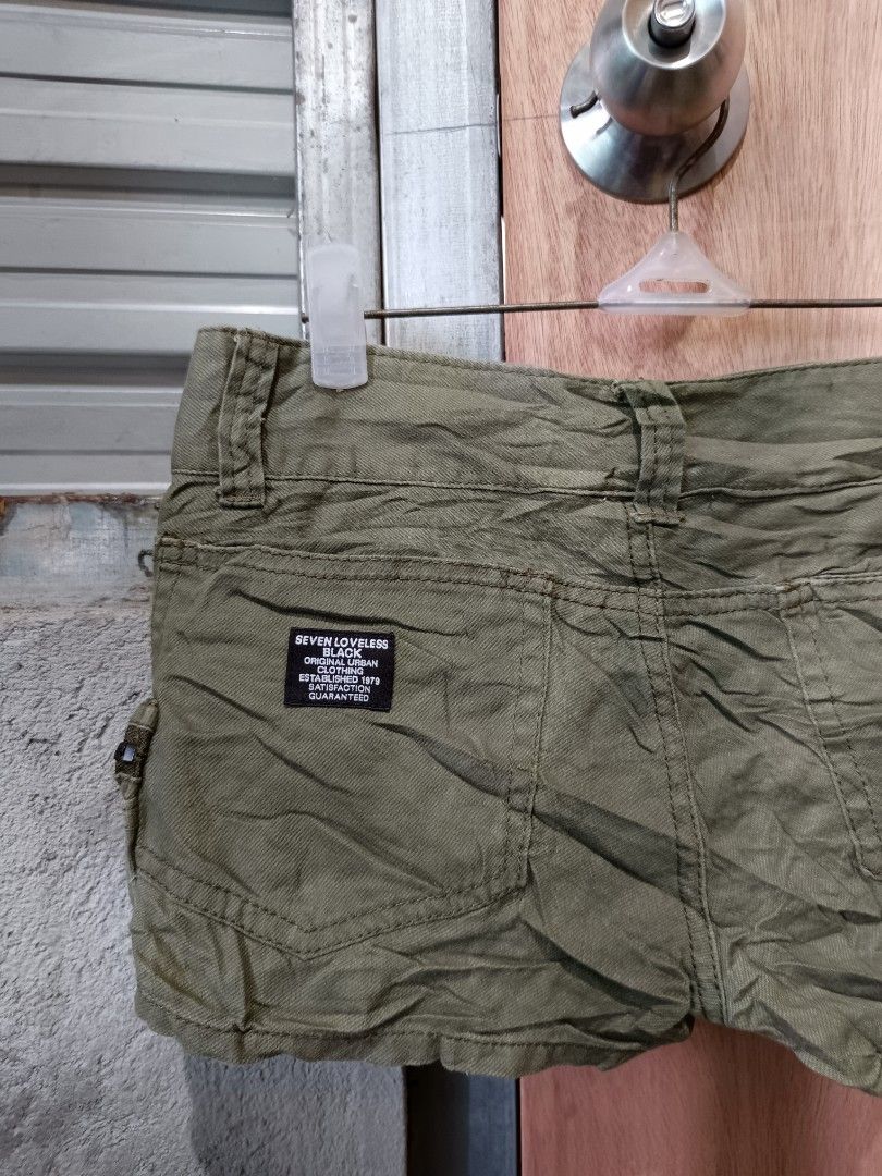 Seven Loveless Black goth shorts (Category: Shorts) located in Davao. Submitted by mln-boutique (Listing ID 1463118034, Image 3). Description: size - 27-28 length - 9 good condition.