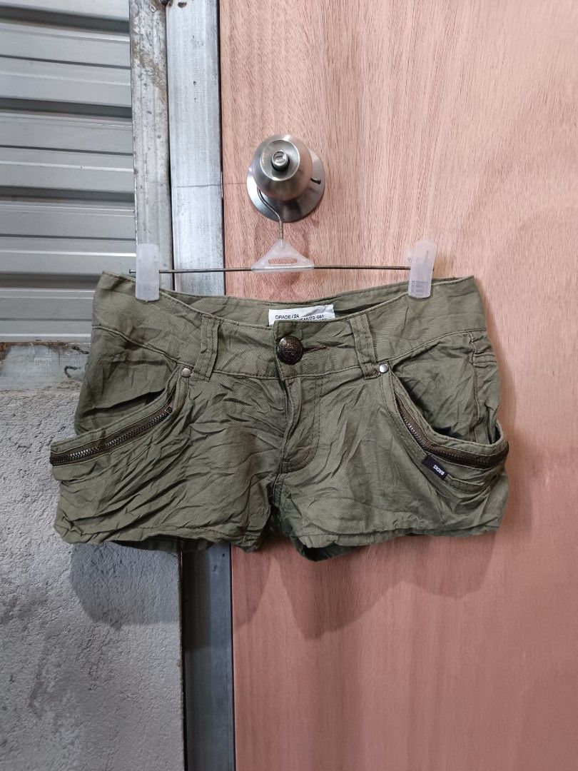 Seven Loveless Black goth shorts (Category: Shorts) located in Davao. Submitted by mln-boutique (Listing ID 1463118034, Image 1). Description: size - 27-28 length - 9 good condition.