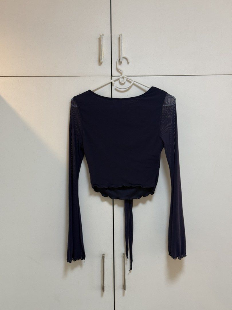 Shein Bell Sleeve Top (Category: Longsleeves) located in Manila. Submitted by 4154_1198 (Listing ID 1462939598, Image 2). Description: Never used but washed. Rfs: Didn't like the fit on me when I tried na .