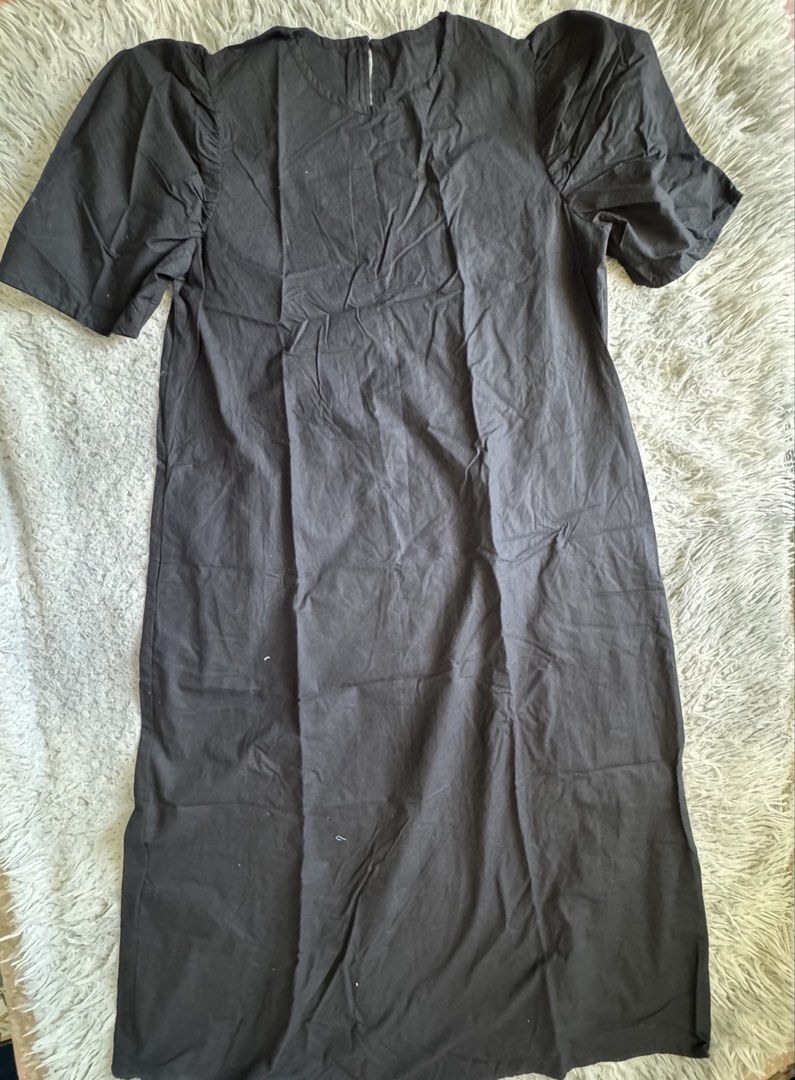 Shein Black Dress (Category: Dresses) located in Mandaluyong City. Submitted by 1hapimaki (Listing ID 1463101268, Image 1). Description: Washed but not used Larrge.