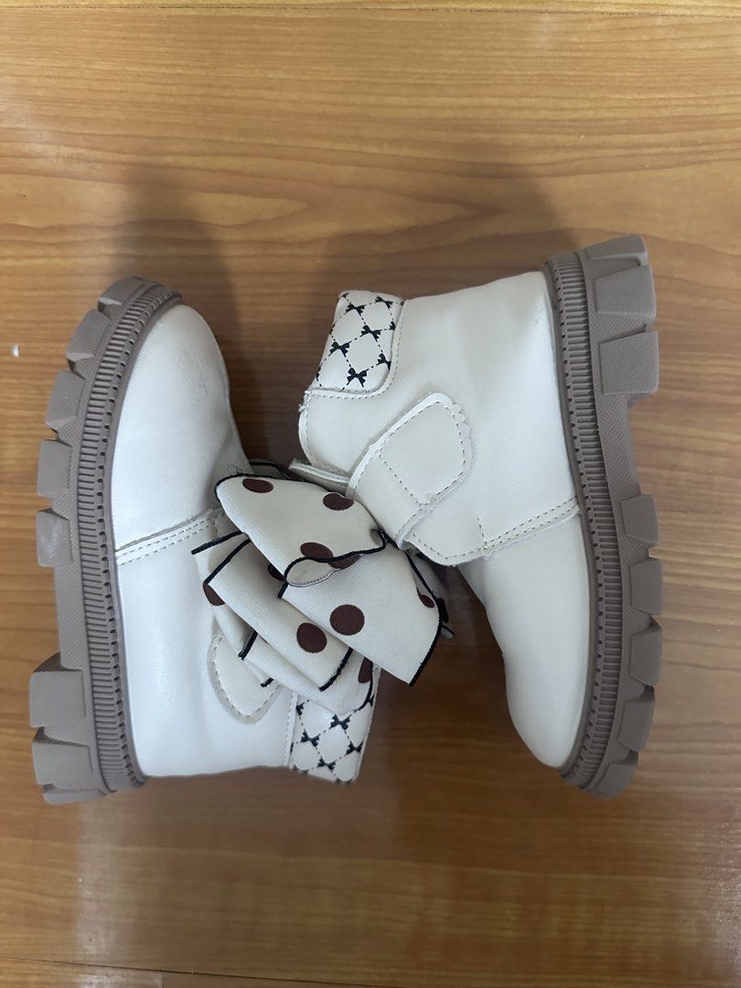 Shein Boots (Category: Babies & Kids Fashion) located in Tarlac. Submitted by inlovewithbagsph (Listing ID 1463052185, Image 1). Description: Size 26 | Used once at Japan trip.