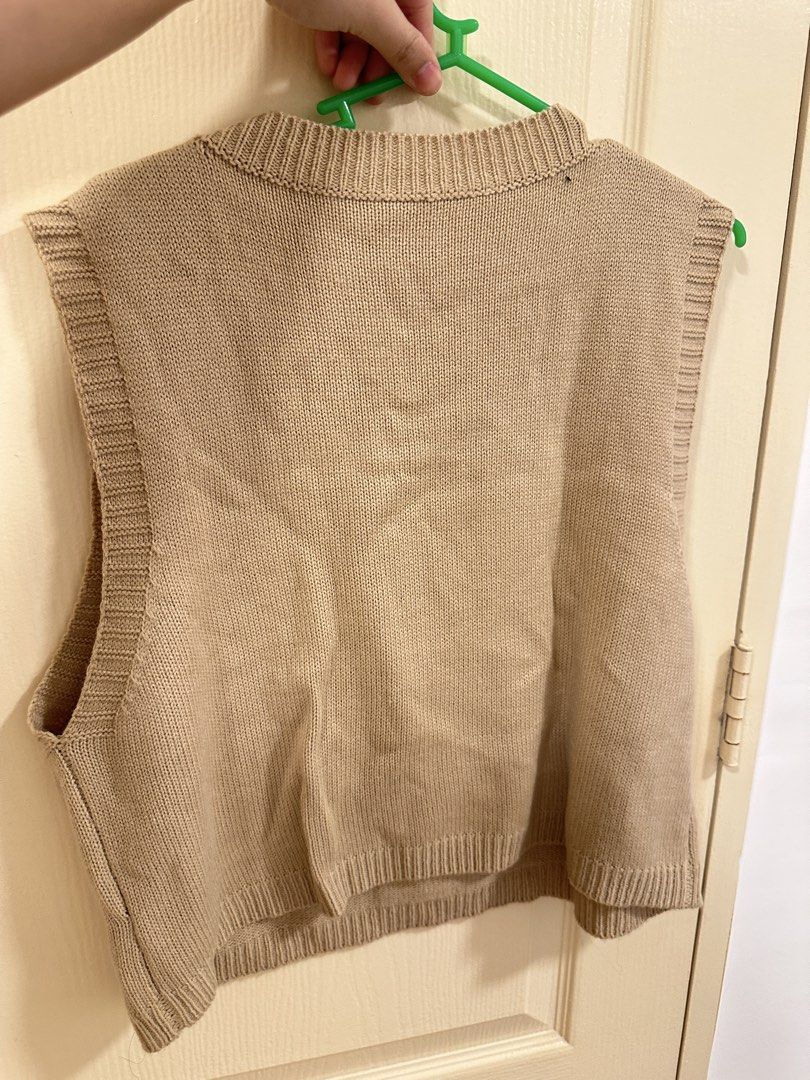 [SHEIN] brown knitted vest (Category: Sleeveless) located in Cainta. Submitted by m4tchyyy (Listing ID 1463024161, Image 2). Description: 🌀 good condition, worn twice before! 🍀 mop: gcash or bdo 🍀 mod: j&t, ggx, or same day delivery within mm.