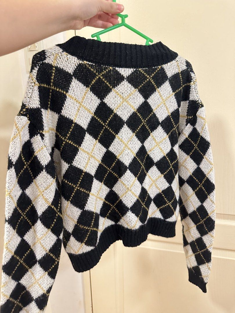 [SHEIN] checkered long sleeve knitted sweater (Category: Longsleeves) located in Cainta. Submitted by m4tchyyy (Listing ID 1463024565, Image 2). Description: 🌀 worn once before 🍀 mop: gcash or bdo 🍀 mod: j&t, ggx, or same day delivery within mm.