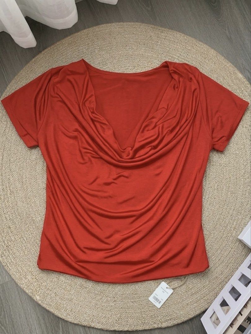 SHEIN Classic Draped Collar Tee - Red (Category: Blouses) located in Calbiga. Submitted by ffineshii (Listing ID 1462962840, Image 1). Description: SHEIN CLASSIC DRAPED COLLAR TEE - RED 🌹🍒 Style: Draped Collar • Short Sleeve • Casual Tee Size: M–XL Color: Red — bold, classic, and easy to style! Details: ✓ Draped collar — adds a stylish touch ✓ Short sleeves — comfy and easy to wear ✓ Relaxed fit — comfortable and effortless ✓ Soft & lightweight