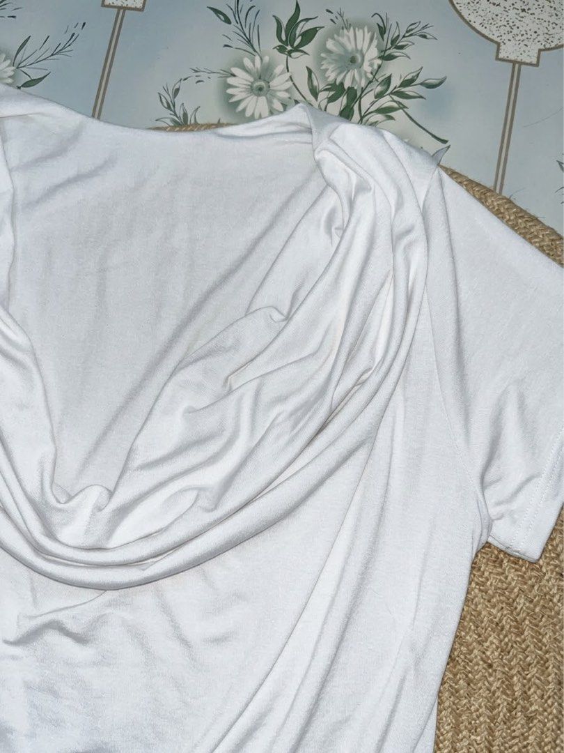 SHEIN Classic Draped Collar Tee - White (Category: Blouses) located in Calbiga. Submitted by ffineshii (Listing ID 1462969979, Image 2). Description: SHEIN CLASSIC DRAPED COLLAR TEE - WHITE 🤍🦢 Style: Draped Collar • Short Sleeve • Casual Tee Size: M–XL Color: White — bold, classic, and easy to style! Details: ✓ Draped collar — adds a stylish touch ✓ Short sleeves — comfy and easy to wear ✓ Relaxed fit — comfortable and effortless ✓ Soft & light