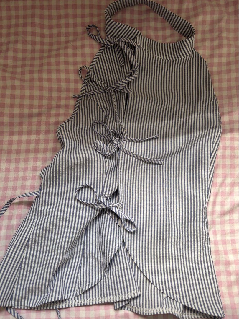 shein halter chinese top (Category: Sleeveless) located in Manila. Submitted by iyahpreloved_ (Listing ID 1462938040, Image 3). Description: chinese top size L slide for the actual pic.