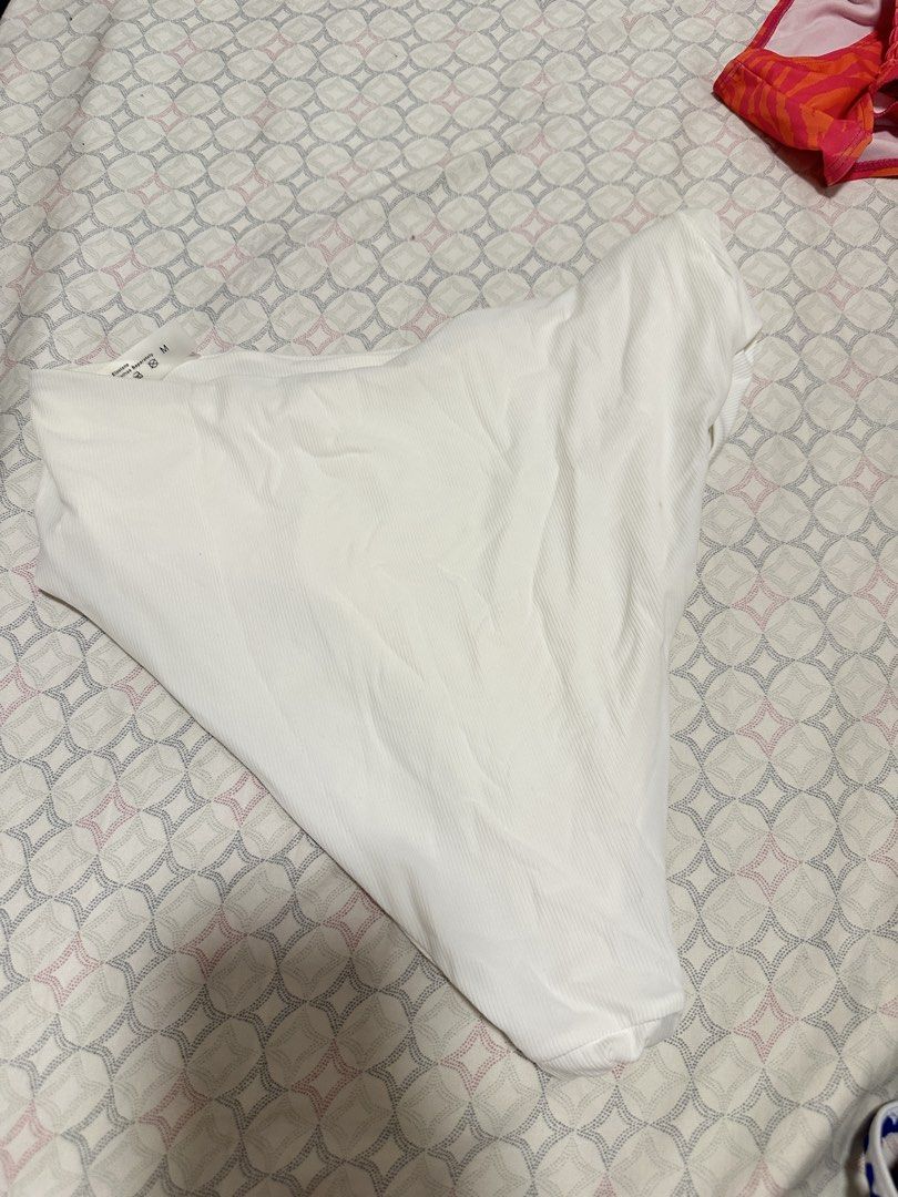 [SHEIN] ribbed white high waist bikini bottom (Category: Bikinis & Swimsuits) located in Cainta. Submitted by m4tchyyy (Listing ID 1463017768, Image 3). Description: 🌀 no flaws! 🍀 mop: gcash or bdo 🍀 mod: j&t, ggx, or same day delivery within mm.