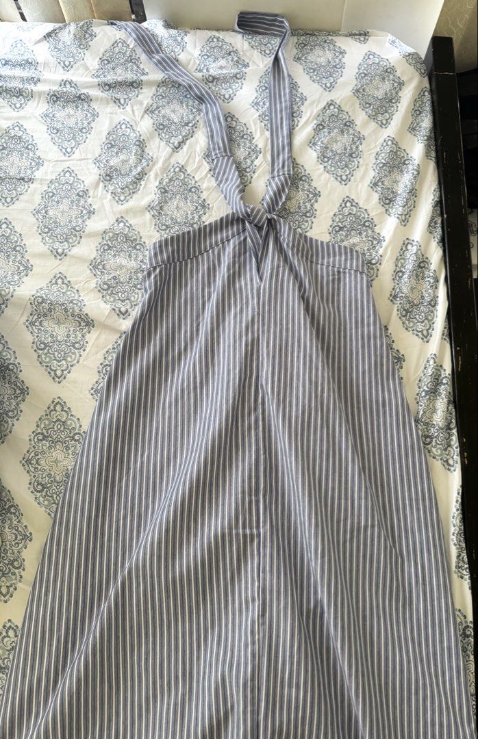 Shein Stripes Halter Backless Dress (Medium) (Category: Dresses) located in Cavite. Submitted by casingpavements (Listing ID 1462900394, Image 2). Description: With pockets Used once during pregnancy Size medium.