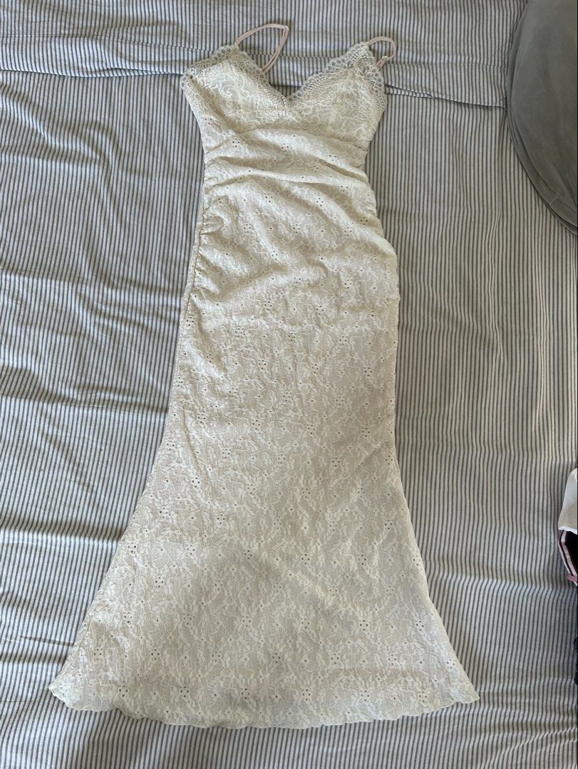 shein white lacy dress (Category: Evening dresses & gowns) located in Manila. Submitted by ennxxx (Listing ID 1462979229, Image 1). Description: long lacy dress. comfortable inside. used once for graduation. is not too long (for reference, i am 5’1).