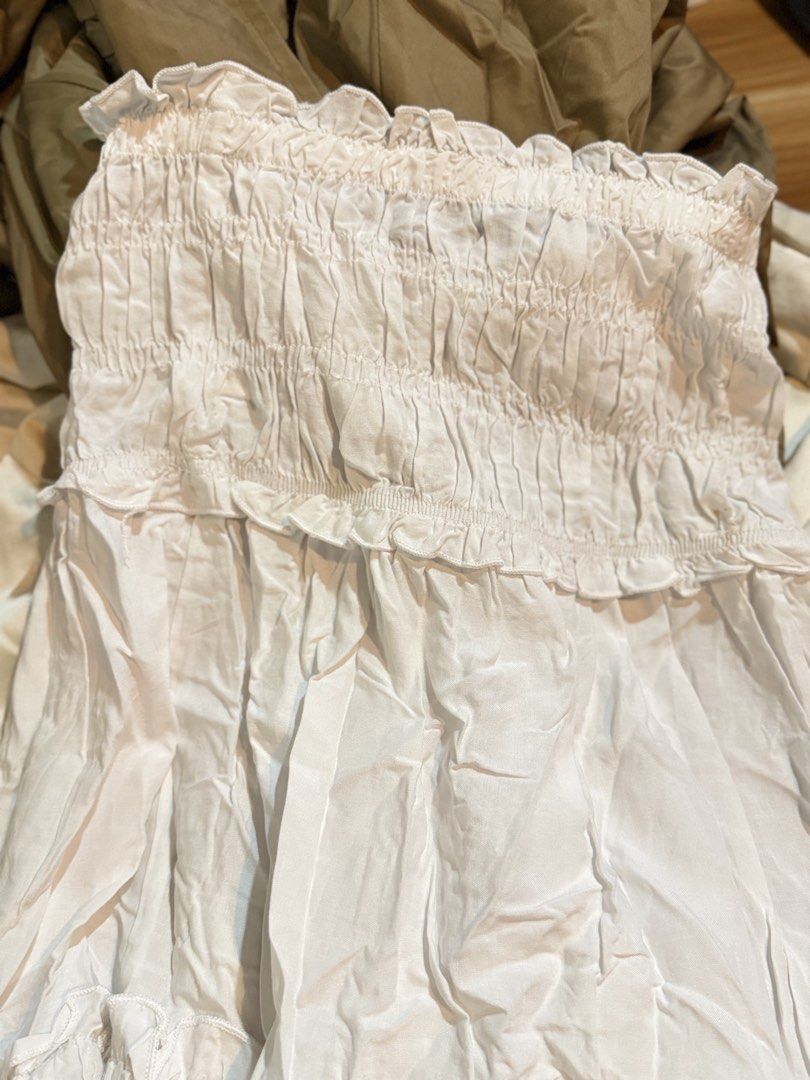 SHEIN white maxi skirt (Category: Skirts) located in Valenzuela. Submitted by julijulyxoxo (Listing ID 1463073025, Image 3). Description: where to find me: Facebook: Julianne Leigh (post is already up) Instagram: shop.loveandrelove (might post updates/items here too) MOP: maribank, gcash, maya MOD: J&T Express Item is unwashed. Please wash immediately before wearing!.