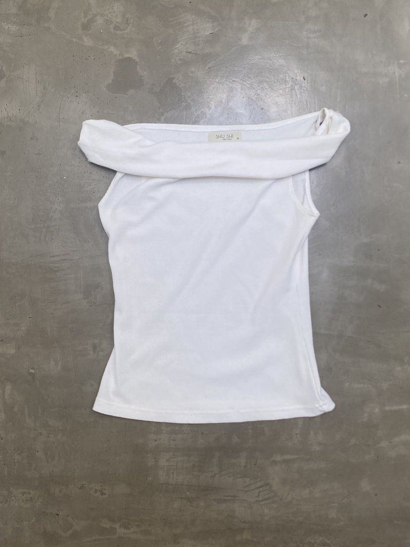 Shushi Off Shoulder Top (Category: Others Tops) located in Paranaque City. Submitted by lilybso (Listing ID 1462953940, Image 3). Description: - says m on the tag, can fit xs-m though - only used once.