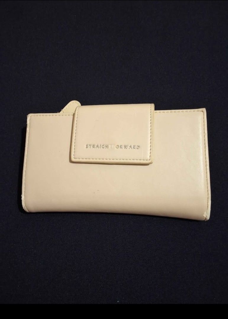 PRELOVED BAGS AND WALLETS FOR SALE (Category: Shoulder Bags) located in Cavite. Submitted by cielle.finds (Listing ID 1463085403, Image 3). Description: -FOR TAKE ALL ONLY -PAYMENT FIRST -LOC: NAIC CAVITE.