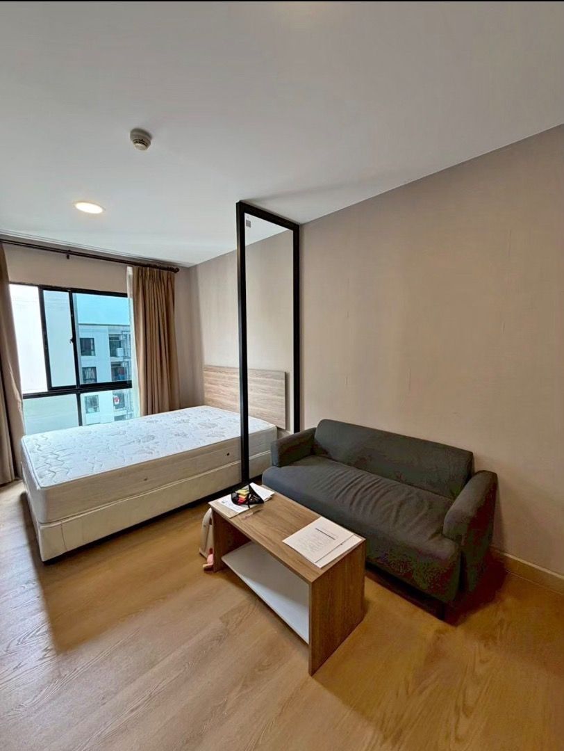 Single room for rent (Category: Apartments & Condos) located in Caloocan City. Submitted by oddfalcon_c66e7d (Listing ID 1462991781, Image 1). Description: Perfect for someone looking for a quiet, convenient, and affordable place to call home. The property is located in a friendly area close to everyday amenities, shopping, restaurants, and transportation..….