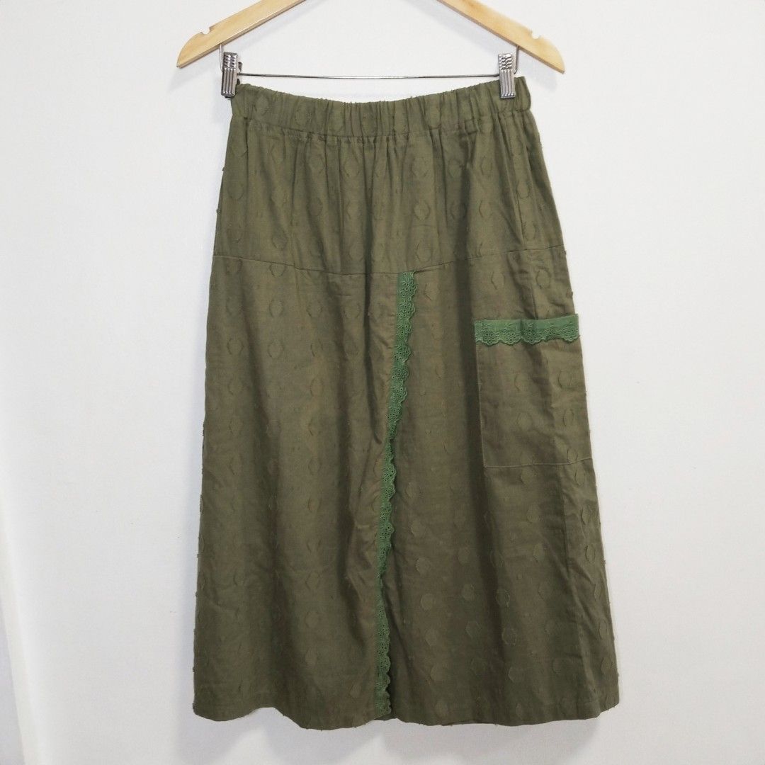 Skort trouser for her (Category: Other Bottoms) located in Pateros City. Submitted by blashjunks.y2k (Listing ID 1463076927, Image 1). Description: RANDOM SKORT TROUSER FOR HER GARTERIZED 350PHP MSG US.