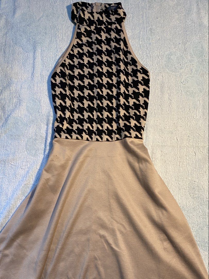 Sleeveless Figure Dress (Category: Dresses) located in Mapandan. Submitted by elavee (Listing ID 1463092603, Image 1). Description: .