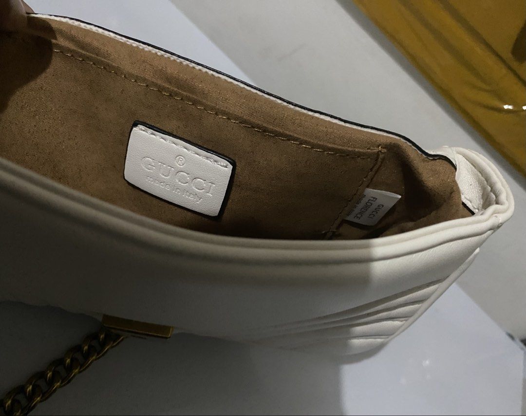 Sling bag (Category: Cross-body Bags) located in Manila. Submitted by gelaimarieh (Listing ID 1462905417, Image 3). Description: .