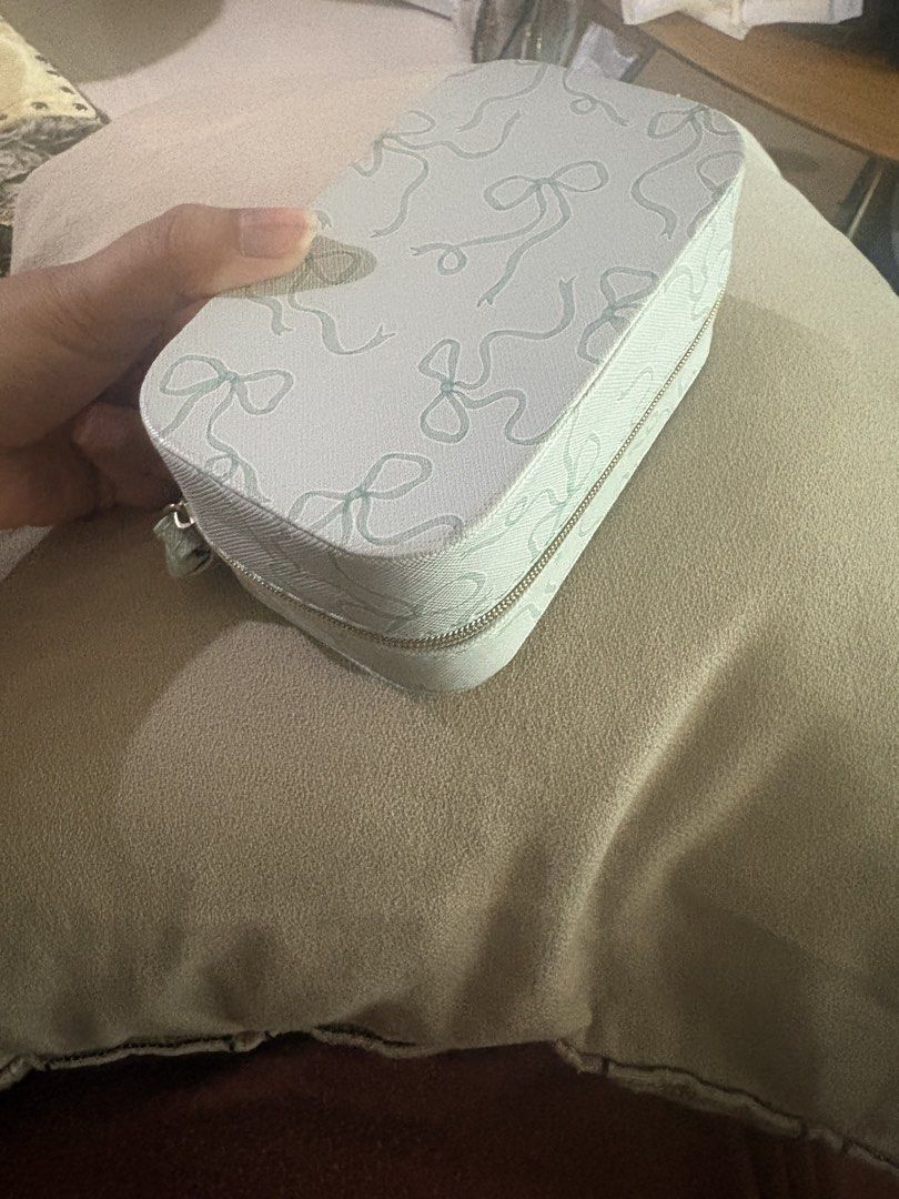 small light blue jewelry box (Category: Accessory Holder, Box & Organizers) located in Quezon City. Submitted by viicx.storm (Listing ID 1462974096, Image 2). Description: .
