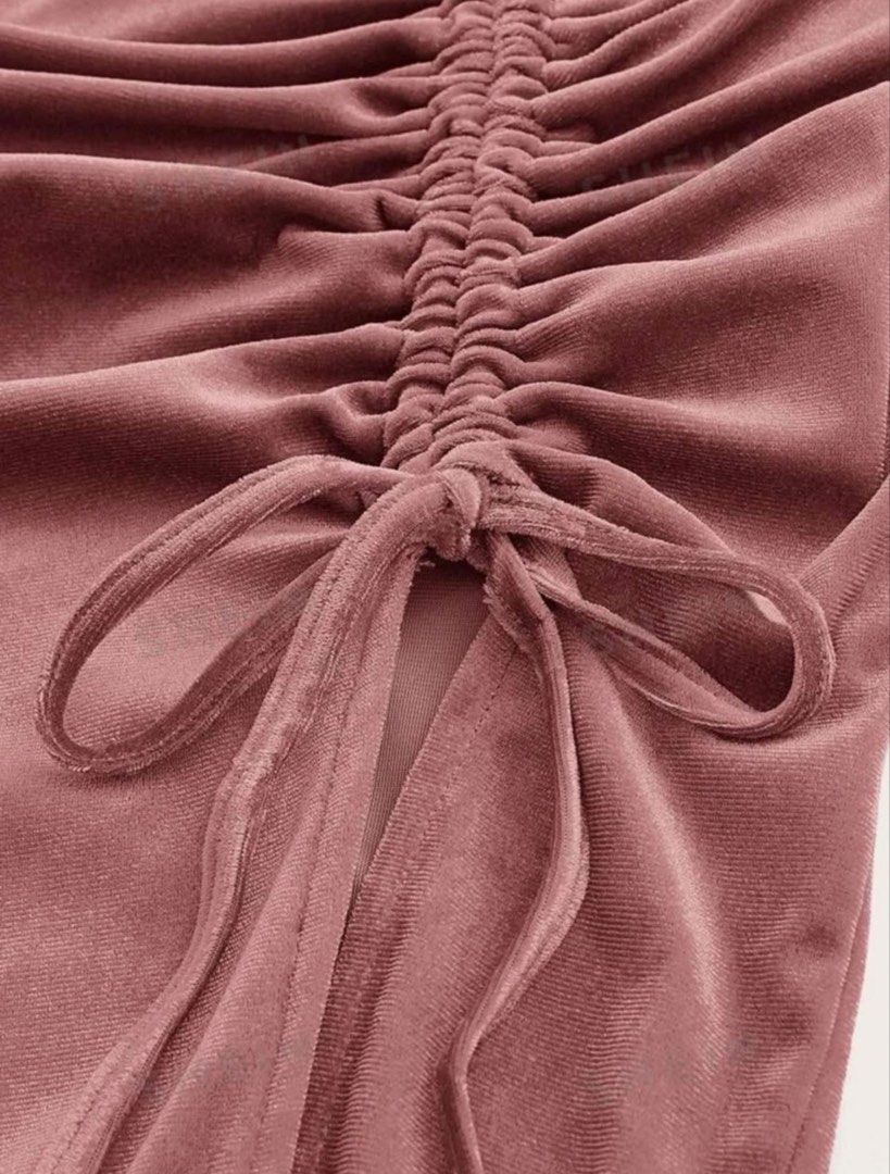 Solid Drawstring Ruched Velvet Dress (Category: Evening dresses & gowns) located in Manila. Submitted by thelabelfindsbym (Listing ID 1462943586, Image 3). Description: .