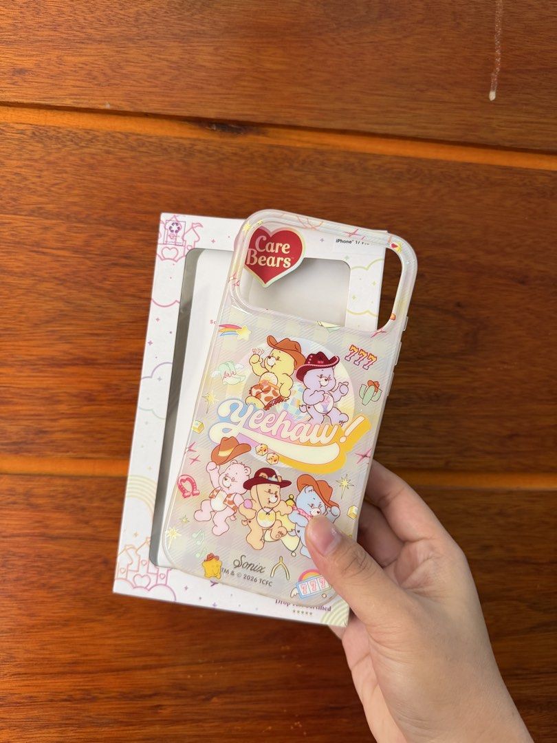 Sonix for 17 Pro Max (Category: Cases & Sleeves) located in Quezon City. Submitted by chinsdeclu (Listing ID 1462967883, Image 1). Description: Fitted only, with hydrogel film good as new .