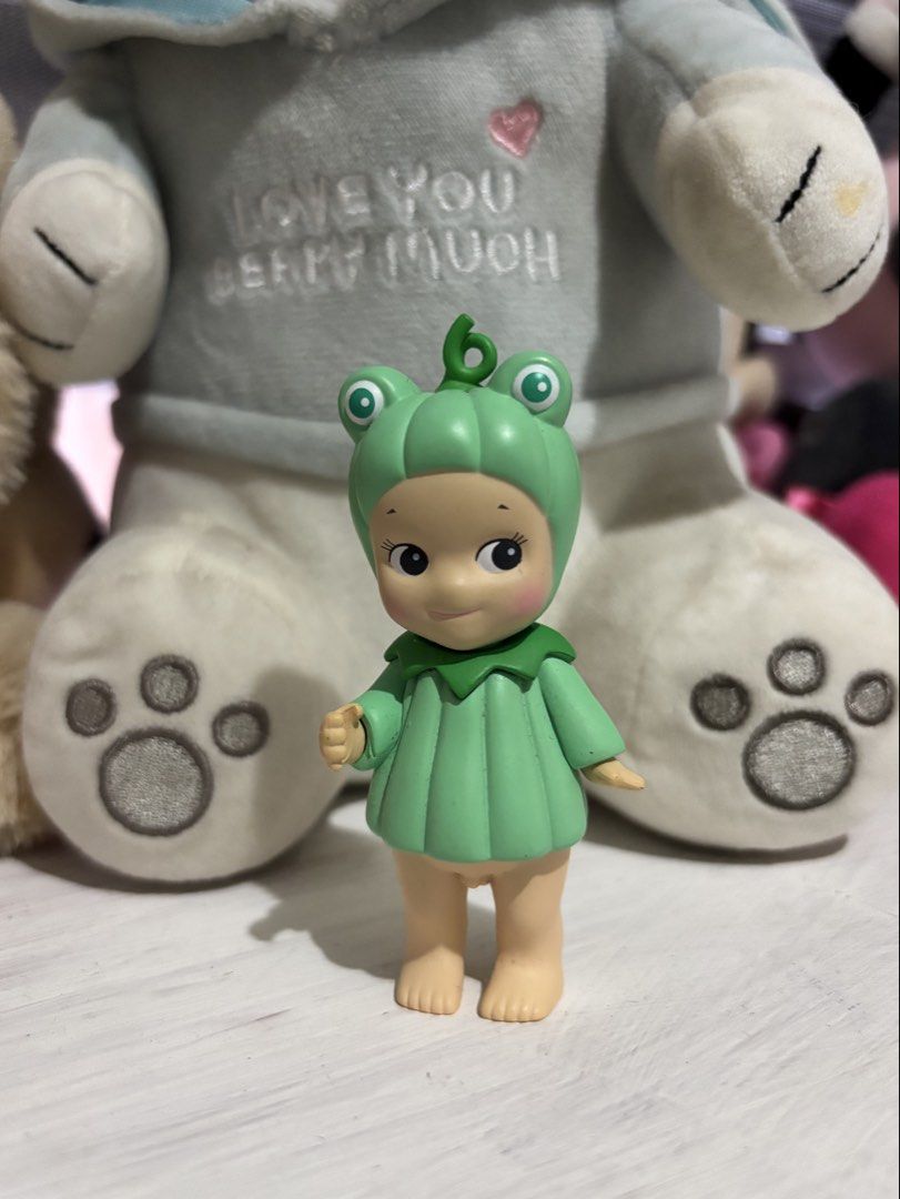sonny angel pumpkin patch series (Category: Kids Toys) located in Manila. Submitted by iyahpreloved_ (Listing ID 1462998057, Image 1). Description: pumpkin patch series 2025 wala na yung candy na hawak .