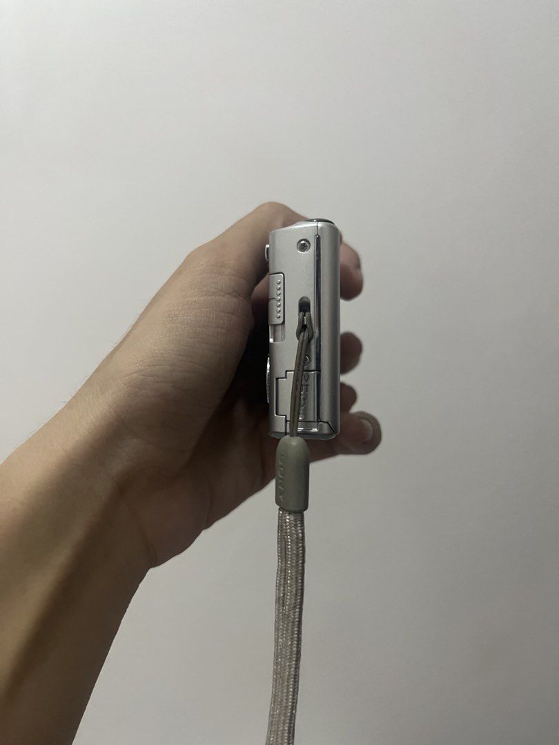 Sony cybershot dsc w-530 (Category: Cameras) located in Paranaque City. Submitted by digitalcamera_aki (Listing ID 1462964284, Image 3). Description: Model: Sony cybershot W530 - crowd’s fave! price: [🔖₱6,799 + SF] ╰┈➤ comment “mine” 🛒 📸 – Key Features • ~14 MP Super HAD CCD sensor • 4× optical zoom (26–105 mm eq.) • 2.7″ LCD screen • Macro focus from ~4 cm • Digital zoom up to ~8× • Basic point-and-shoot simplicity ╰┈➤ flash, video & zoom— wo