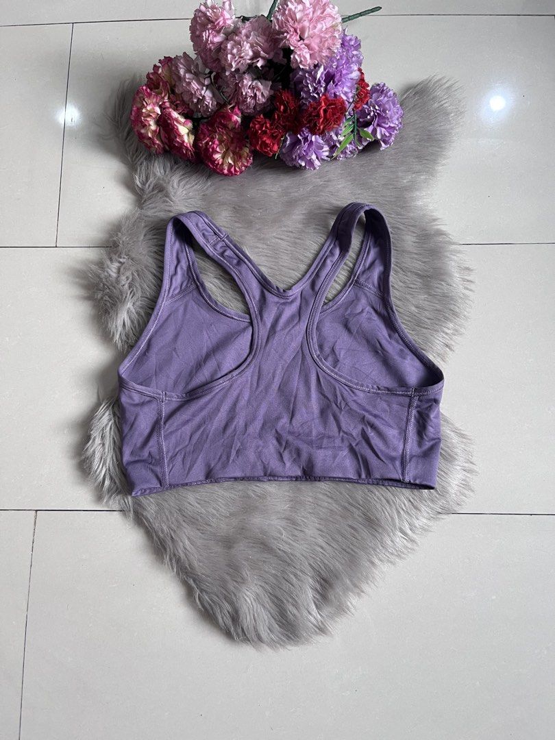 Sportsbra (Category: Activewear) located in Manila. Submitted by sahm_shopfashion (Listing ID 1462983712, Image 2). Description: Racerback classic sports bra Medium support .