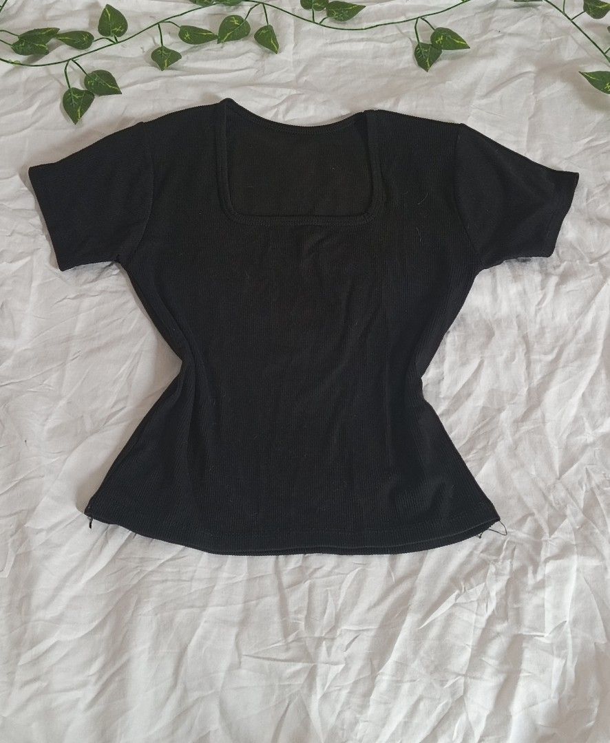 Square-neck Top (Category: Others Tops) located in Manila. Submitted by aseyleo (Listing ID 1462896139, Image 1). Description: .