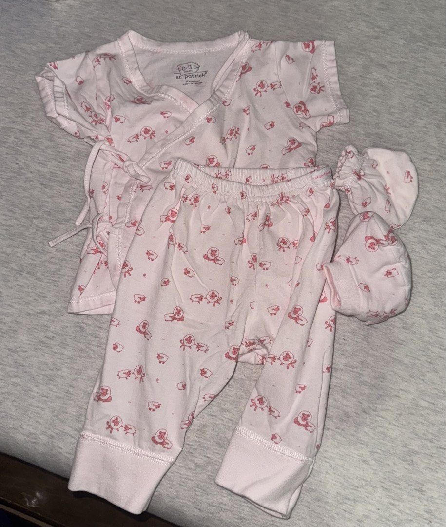 St Patrick set (Category: Babies & Kids Fashion) located in General Trias. Submitted by shopcktb (Listing ID 1463040686, Image 1). Description: .