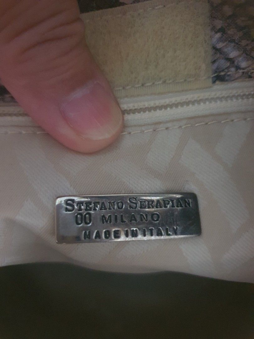 Stefano serapian phyton leather (Category: Shoulder Bags) located in Trece Martires City. Submitted by thriftollshoppe (Listing ID 1463025324, Image 3). Description: .