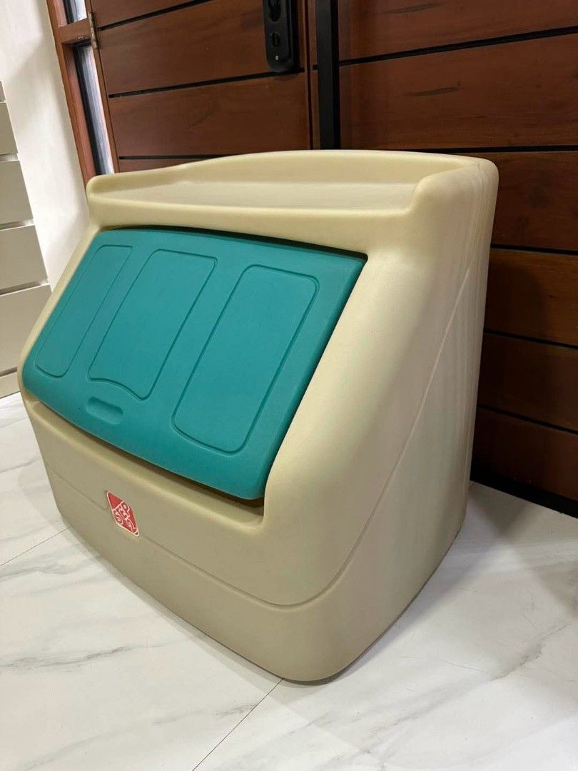 Step 2 Toy Storage Box with Lid (Category: Kids Wardrobes & Storage) located in Quezon City. Submitted by dannikkishoppe2 (Listing ID 1462921719, Image 3). Description: Step 2 Toy Storage Box with Lid ‼️₱3000‼️ *durable plastic base *good as new W32in x D20in x H27in Please manage your expectations as there might be minimal flaws. Color may vary due to lighting, it may appear darker or lighter in person. Check photos first before buying. Please r