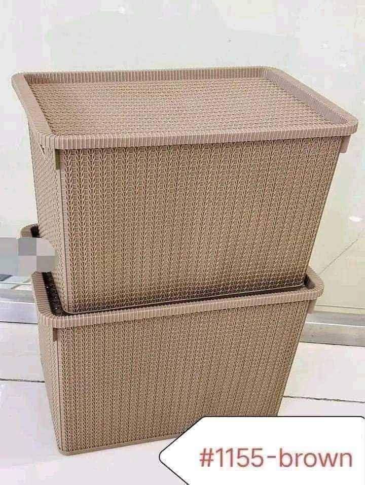 Storage Box (Category: Storage Boxes & Baskets) located in Manila. Submitted by redonline (Listing ID 1463107865, Image 2). Description: RATTAN STORAGE BOX XXL BROWN 35 Liters ₱150 💗Malaki at Makapal 💗Madaming Malalagay 💗Size: 18x12x11inches 👍 Malaki po ito marami na kayong mailalagay pang organize ng mga anek anek nyo. ON HAND BRAND NEW Mode of Payment: Gcash,COD Same day delivery.