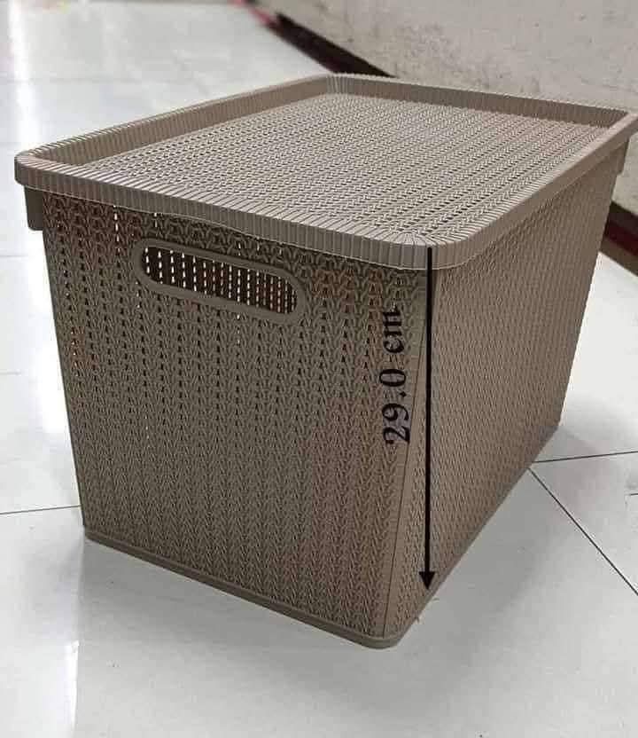 Storage Box (Category: Storage Boxes & Baskets) located in Manila. Submitted by redonline (Listing ID 1463107865, Image 3). Description: RATTAN STORAGE BOX XXL BROWN 35 Liters ₱150 💗Malaki at Makapal 💗Madaming Malalagay 💗Size: 18x12x11inches 👍 Malaki po ito marami na kayong mailalagay pang organize ng mga anek anek nyo. ON HAND BRAND NEW Mode of Payment: Gcash,COD Same day delivery.