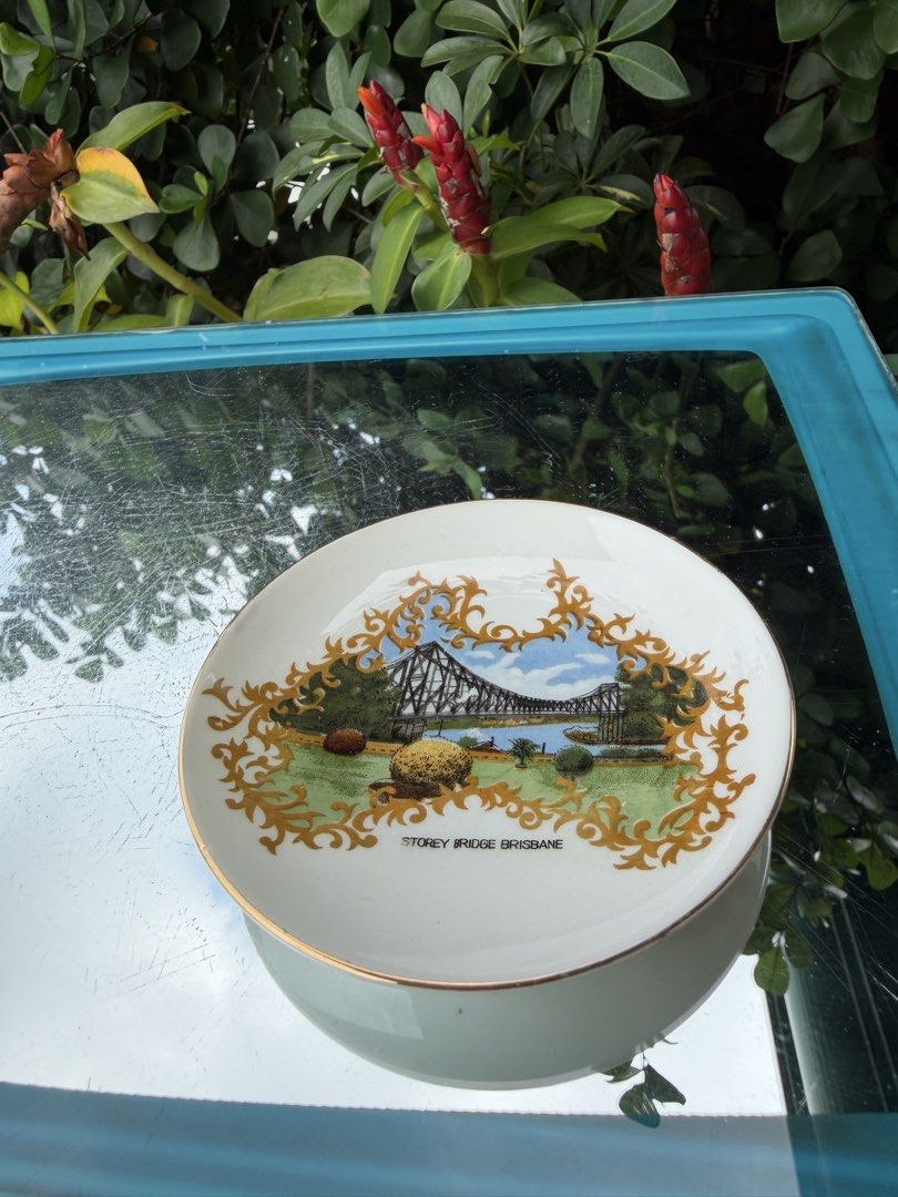 Storey bridge Brisbane deco plate (Category: Wall Decor) located in Davao. Submitted by parteawares2 (Listing ID 1462903751, Image 2). Description: One piece storey bridge Brisbane decor plate with hole at the back so you can hang it anywhere you like .