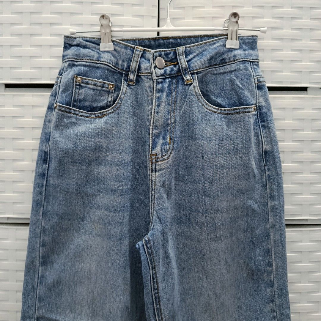 straight cut denim pants (Category: Jeans) located in Quezon City. Submitted by wornthisway_ (Listing ID 1462920510, Image 1). Description: *straight cut denim pants in between soft and hard denim type of fabric. issue: bleached back part on lower left waist: 25 inches length: 40 inches rise: 12 inches leg hole: 8.5 inches no when worn..