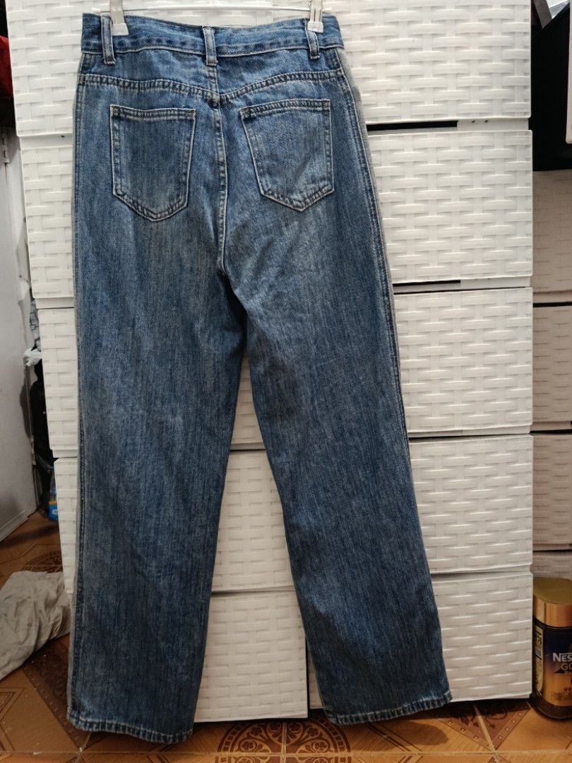 straight cut denim pants w/side details (Category: Jeans) located in Quezon City. Submitted by wornthisway_ (Listing ID 1462922421, Image 3). Description: *straight cut baggy pants waist: 27 length: 38.5 rise: 12.5 leg hole: 8 no when worn. rfs decluttering actual photos posted.