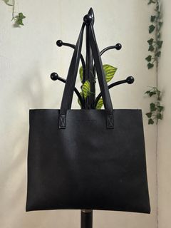 (Category: ) located in . Submitted by _thlnn.shop (Listing ID 1462958800, Image 1). Description: .