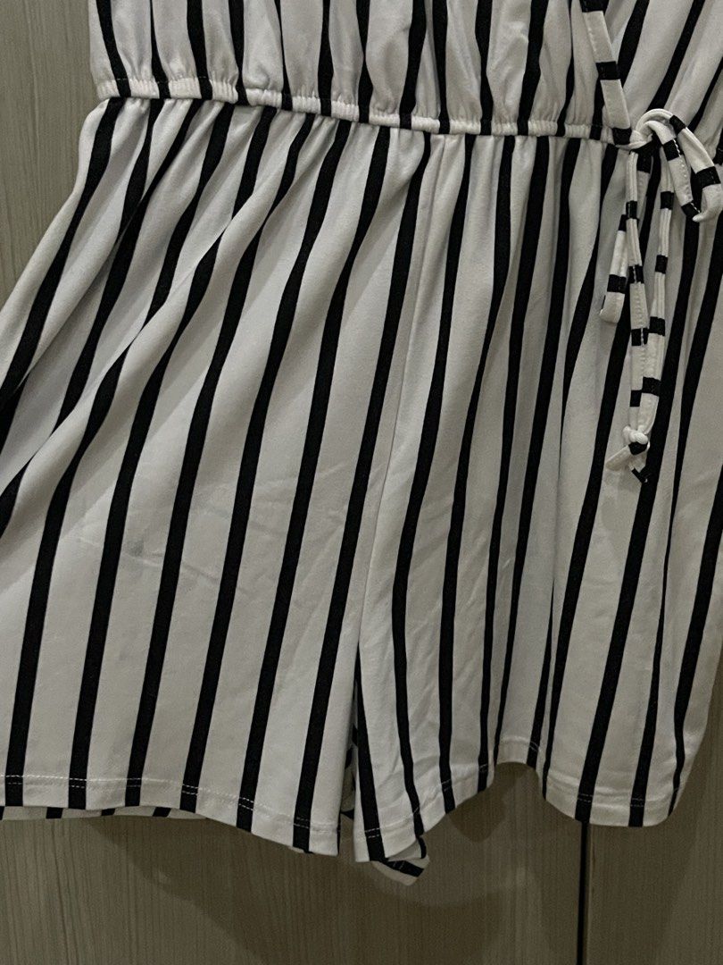 Stripes Rompers (Category: Rompers) located in Manila. Submitted by shiezzels (Listing ID 1463073757, Image 2). Description: Stretchy fabric fits small to medium.