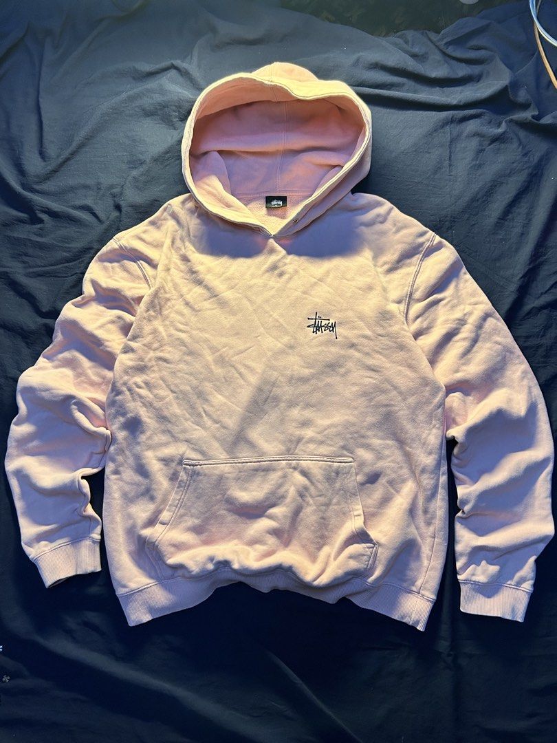 STUSSY SCRIPT HOODIE PINK (Category: Hoodies) located in Bocaue. Submitted by whoopieeee (Listing ID 1463063529, Image 1). Description: Size: length 28 / width 24.