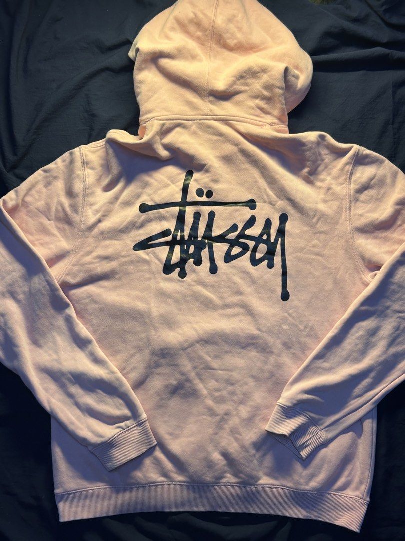 STUSSY SCRIPT HOODIE PINK (Category: Hoodies) located in Bocaue. Submitted by whoopieeee (Listing ID 1463063529, Image 2). Description: Size: length 28 / width 24.