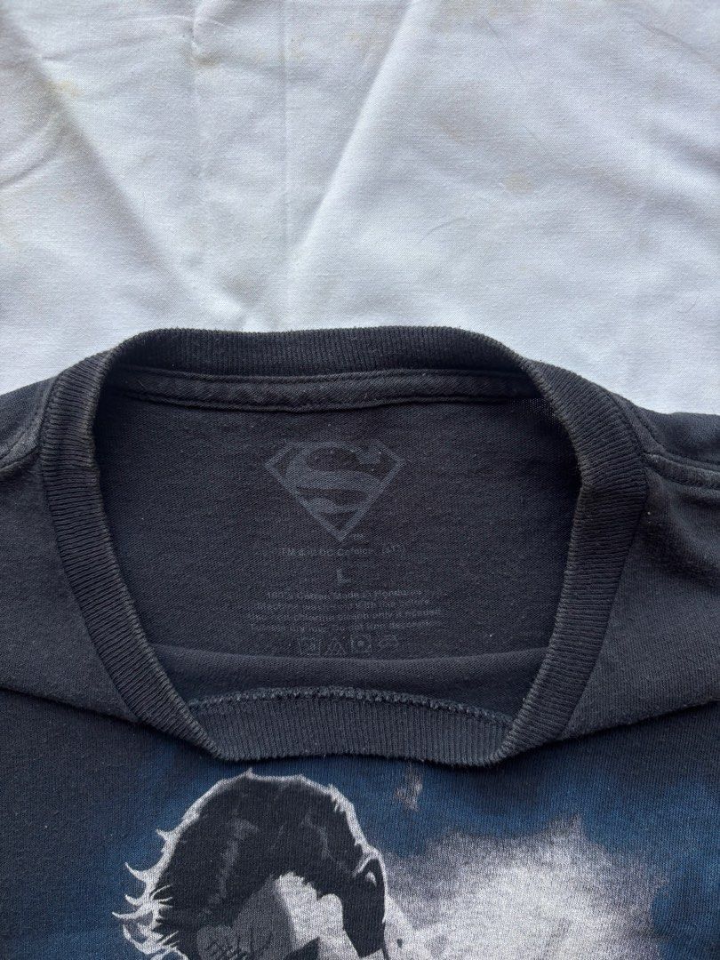 SUPERMAN (Category: Tshirts & Polo Shirts ) located in Gerona. Submitted by jeerthrift (Listing ID 1462979998, Image 3). Description: Superman Large W-21 L-29 Color rate 8/10 Issue: Hairlines,Fade ₱400+sf .