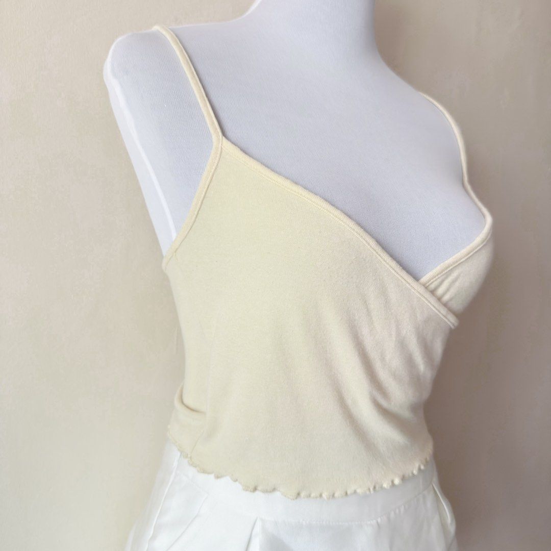 Supre Pastel Yellow Overlap Crop Cami Top (Category: Others Tops) located in Antipolo. Submitted by rosywardrobe (Listing ID 1463072936, Image 3). Description: 🎀 MAKE READING A HABIT 🎀 • No order form, no reservation! • Strictly 1 day reservation • Payment first before order processing • No return, No exchange • Don’t make an offer if you’re not 100% sure • No shipping every weekends — PAYMENT CHANNELS — • GCash • Gotyme • Maya • BDO • BPI • Un