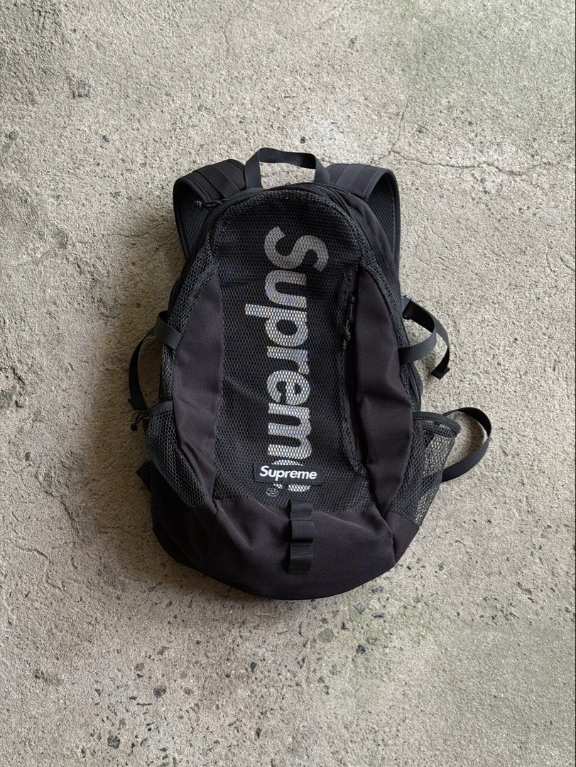 Supreme Black Backpack (Category: Backpacks) located in Manila. Submitted by yamborghini22 (Listing ID 1462981501, Image 1). Description: Supreme Backpack SS20 Black 3m Cordura Great Condition ₱5500.